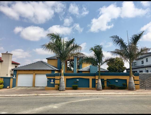 5 BEDROOM HOUSE FOR SALE IN SERALA VIEW